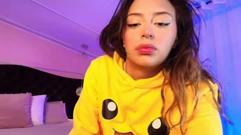 Snapshot of sofly_s chatting on 02/11/25, 11:43 Sofi online show from 02/11/25, 11:43