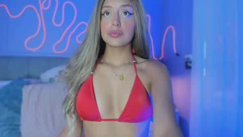 Snapshot of sofly_s chatting on 10/10/25, 11:53 Sofi online show from 10/10/25, 11:53