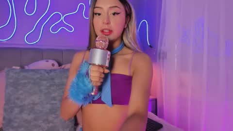 Snapshot of sofly_s chatting on 11/24/25, 12:38 Sofi online show from 11/24/25, 12:38