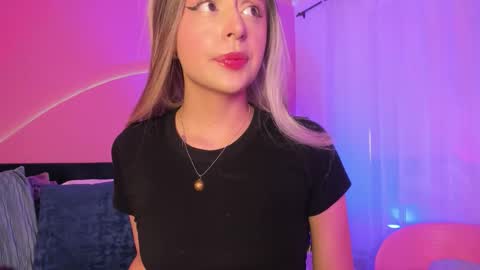 Snapshot of sofly_s chatting on 12/14/25, 03:34 Sofi online show from 12/14/25, 03:34