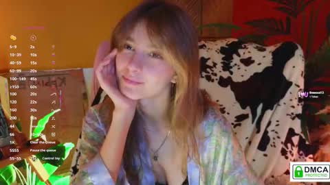 Snapshot of soft_animal chatting on 09/13/25, 07:08 E online show from 09/13/25, 07:08