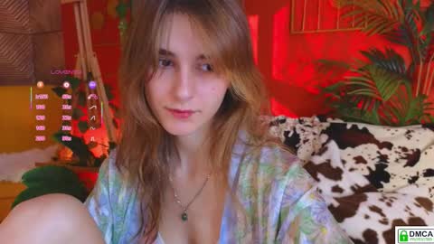 Snapshot of soft_animal chatting on 10/11/25, 08:24 E online show from 10/11/25, 08:24