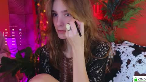 Snapshot of soft_animal chatting on 10/28/25, 07:34 E online show from 10/28/25, 07:34