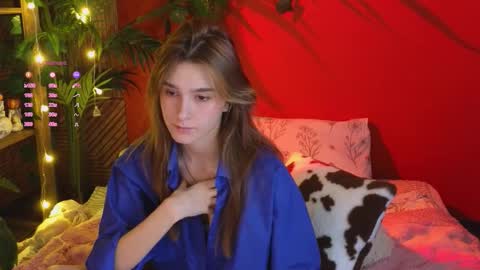 Snapshot of soft_animal chatting on 11/30/25, 10:41 E online show from 11/30/25, 10:41