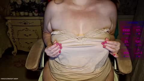 Snapshot of soft_body chatting on 01/30/25, 03:08 Hi Im Sofia             online show from 01/30/25, 03:08