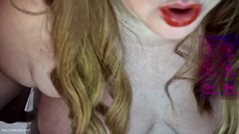 Snapshot of soft_body chatting on 03/10/25, 02:59 Hi Im Sofia             online show from 03/10/25, 02:59