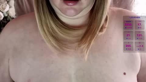 Snapshot of soft_body chatting on 10/07/25, 01:19 Hi Im Sofia             online show from 10/07/25, 01:19