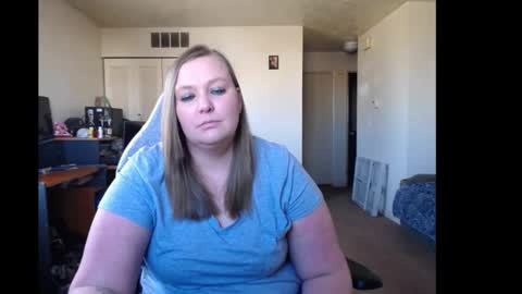 Snapshot of softerpeaches chatting on 01/28/25, 08:36 Rose online show from 01/28/25, 08:36