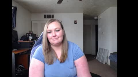 Snapshot of softerpeaches chatting on 02/13/25, 08:45 Rose online show from 02/13/25, 08:45