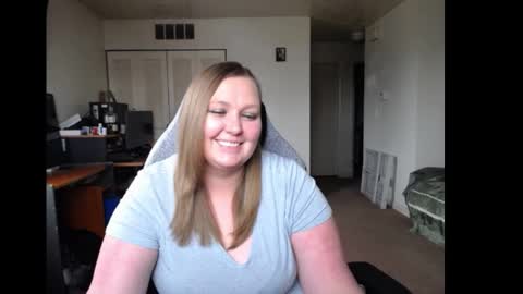 Snapshot of softerpeaches chatting on 03/05/25, 08:32 Rose online show from 03/05/25, 08:32