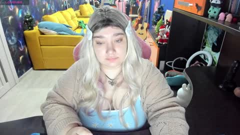 Snapshot of softie_sofy chatting on 12/22/24, 02:49 Sofie online show from 12/22/24, 02:49