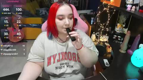 Snapshot of softie_sofy chatting on 03/05/25, 12:33 Sofie online show from 03/05/25, 12:33