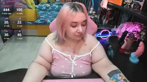 Sofie online show from 10/24/25, 02:41