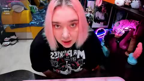 Snapshot of softie_sofy chatting on 02/26/26, 03:49 Sofie online show from 02/26/26, 03:49