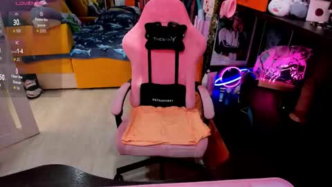 Snapshot of softie_sofy chatting on 03/11/26, 04:18 Sofie online show from 03/11/26, 04:18