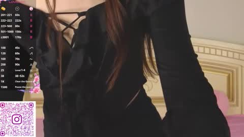 Elly online show from 10/25/25, 07:27