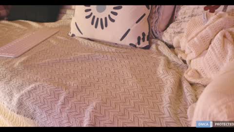 Lisa  online at  .11 from about utc online show from 01/31/25, 02:28