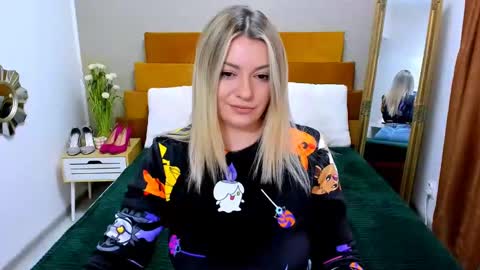 Snapshot of softpleasurex1 chatting on 02/25/25, 07:09 Softpleasurex online show from 02/25/25, 07:09