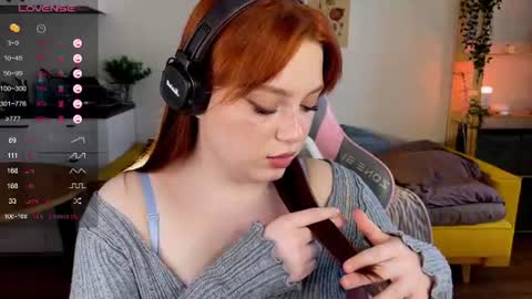 Snapshot of sofy_benson chatting on 06/26/26, 01:48 Sofy online show from 06/26/26, 01:48
