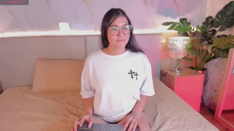 sofy_castroo online show from 11/22/25, 03:49