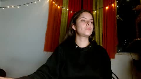 Sofia online show from 01/06/25, 02:37