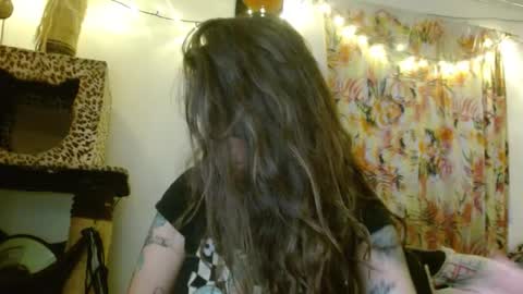 Snapshot of soka_lovers_04_ chatting on 12/01/25, 10:42 Sofia online show from 12/01/25, 10:42