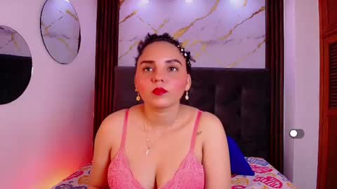 Sol Latiana online show from 06/26/26, 04:17