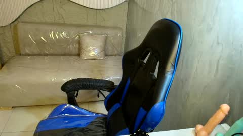 Snapshot of sol__r chatting on 05/14/26, 08:43 Sun online show from 05/14/26, 08:43