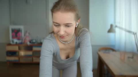 Bella online show from 02/19/25, 11:06