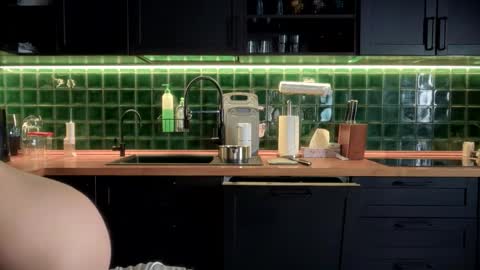 Bella online show from 02/21/26, 04:35