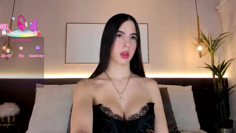 Snapshot of solavelar chatting on 10/20/25, 03:29 Sol Avelar online show from 10/20/25, 03:29