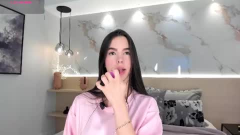 Sol Avelar online show from 06/21/26, 01:19