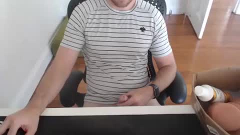 Snapshot of solidpaulie chatting on 10/06/25, 03:48 Paul online show from 10/06/25, 03:48