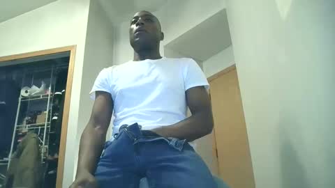 Snapshot of solidsnake992 chatting on 11/19/25, 02:00 solidsnake992 online show from 11/19/25, 02:00