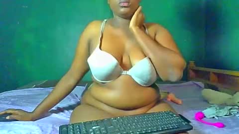 Snapshot of sollybunny chatting on 03/30/26, 01:28 Solly bunny online show from 03/30/26, 01:28