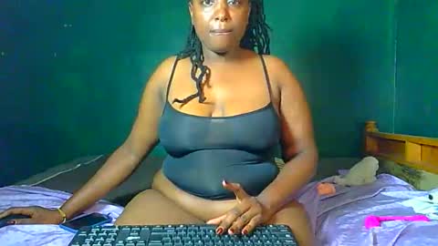 Snapshot of sollybunny chatting on 04/11/26, 01:54 Solly bunny online show from 04/11/26, 01:54