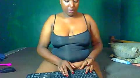 Snapshot of sollybunny chatting on 04/14/26, 01:22 Solly bunny online show from 04/14/26, 01:22