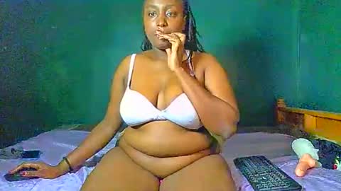 Snapshot of sollybunny chatting on 04/19/26, 12:22 Solly bunny online show from 04/19/26, 12:22