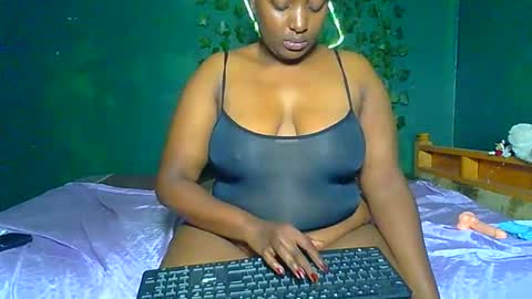 Snapshot of sollybunny chatting on 05/17/26, 01:25 Solly bunny online show from 05/17/26, 01:25