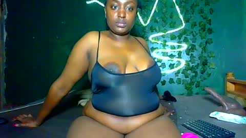 Snapshot of sollybunny chatting on 07/06/26, 01:02 Solly bunny online show from 07/06/26, 01:02