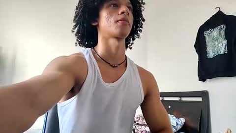 Snapshot of solorizo chatting on 02/28/26, 09:49 Hi Im Weller Check my Bio online show from 02/28/26, 09:49