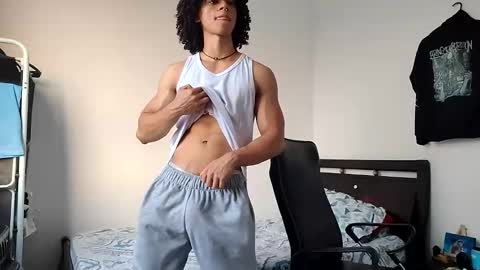 Snapshot of solorizo chatting on 03/16/26, 10:58 Hi Im Weller Check my Bio online show from 03/16/26, 10:58