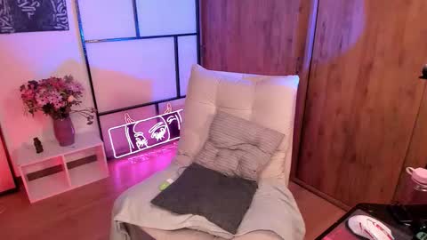 saraIG Solosara8 online show from 01/12/26, 03:56