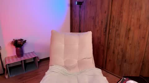 Snapshot of solosara8 chatting on 03/01/26, 04:25 saraIG Solosara8 online show from 03/01/26, 04:25