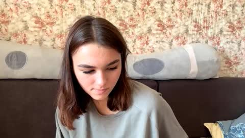 Snapshot of somerfrieler chatting on 10/15/25, 08:25 Hello My name is Jane  im new model here and little but shy but curious. online show from 10/15/25, 08:25