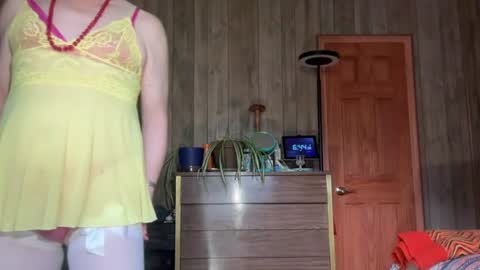 Snapshot of somewhatflexible chatting on 08/05/26, 10:44 Cassie Delighted online show from 08/05/26, 10:44