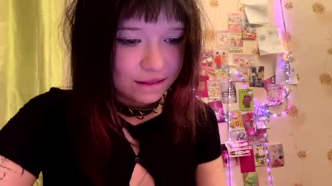 Snapshot of sommercyfers chatting on 05/13/26, 10:49 Alice online show from 05/13/26, 10:49
