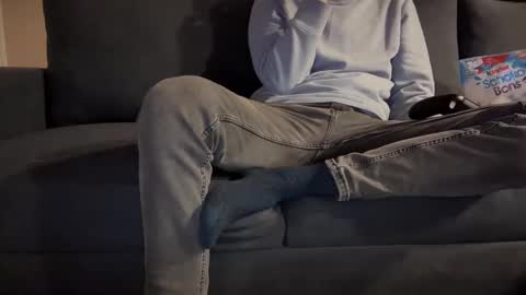 Snapshot of sondages chatting on 01/05/25, 09:03 Sondages online show from 01/05/25, 09:03