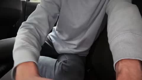 Snapshot of sondages chatting on 10/29/25, 08:16 Sondages online show from 10/29/25, 08:16