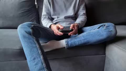 Snapshot of sondages chatting on 12/15/25, 11:47 Sondages online show from 12/15/25, 11:47